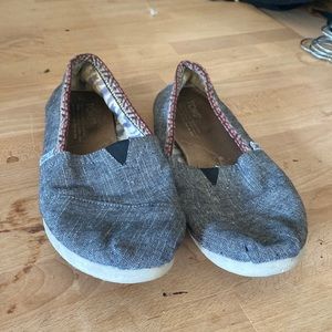Gray,comfortable toms with pink, purple and tan rim GUC